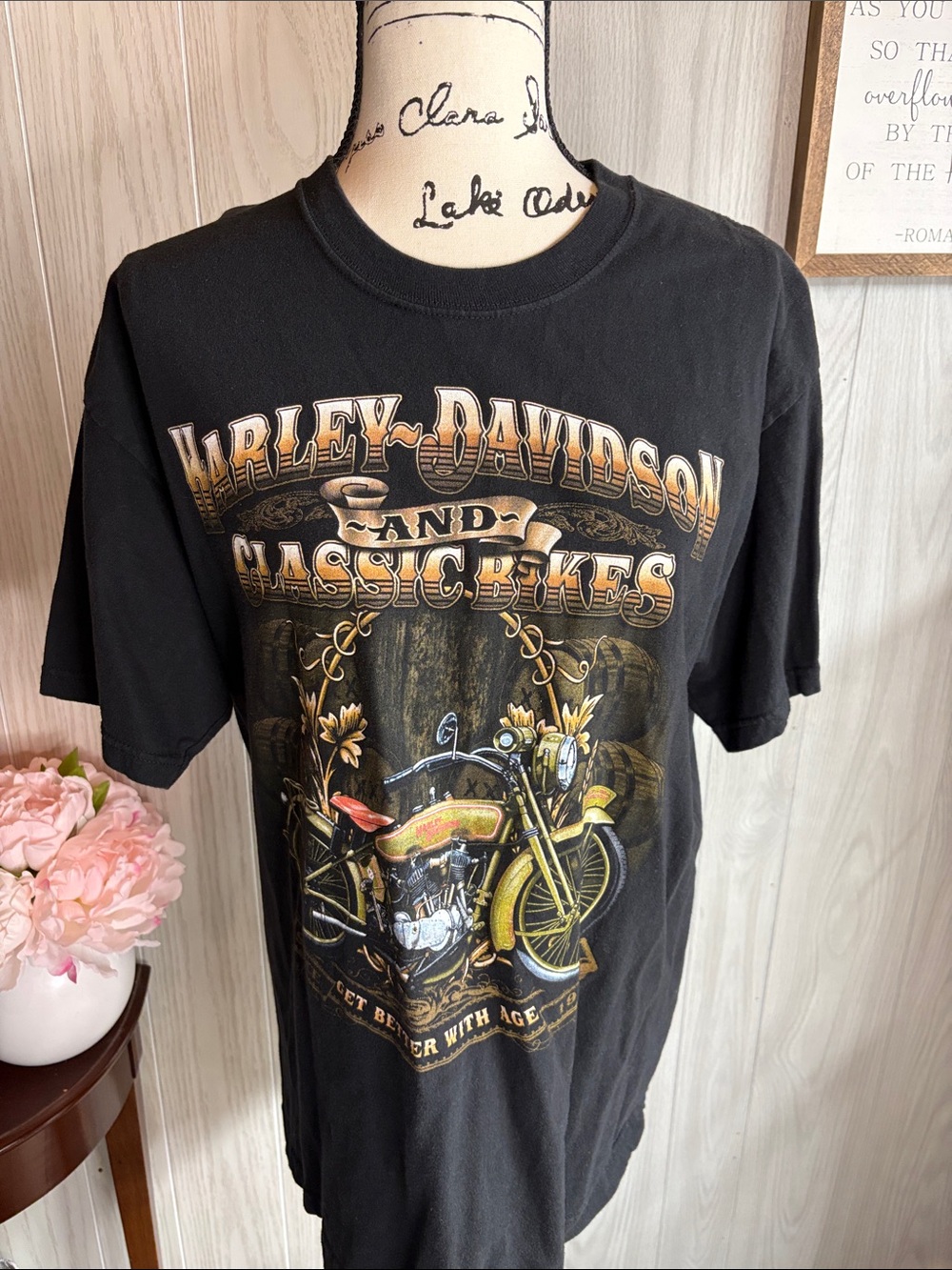 Harley-Davidson Black Short-Sleeve Classic Bikes Graphic Tee with Gold Accents